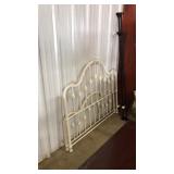 FULL SIZE METAL SPINDLE HEAD/FOOTBOARD