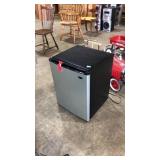 SANYO MINI FRIDGE