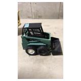 PLASTIC JOHN DEERE SKIDLOADER, 8 IN