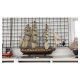 "CONSTITUTION YEAR 1797" MODEL SHIP DISPLAY