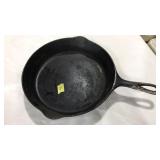 CAST IRON SKILLET GRISWOLD NO. 8, ERIE 704