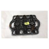 CAST IRON GINGERBREAD MAN MOLD