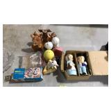 COLLECTION OF SALT/PEPPER SHAKERS