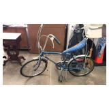 ANTIQUE SCHWINN STING-RAY FASTBACK BIKE