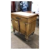 WOOD & MARBLE ENLAYED SIDE TABLE ON WHEELS