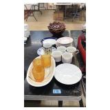 LOT OF TEA CUPS/SAUCERS, SMALL PLATES, FALL BOWLS