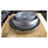 LOT OF SPRINGFORM BAKING PANS