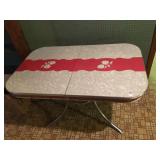 Vintage kitchen table Vintage kitchen table
