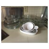 Casserole bowls, dishes and pie plates Casserole bowls, dishes and pie plates