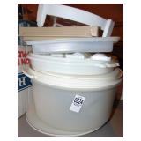 Plastic kitchen storage containers