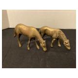 2 brass horses