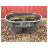 Rubbermaid 100 gallon tank, 52x32x27' tall