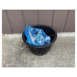 Plastic tub ( 26'w x 15ï¿½d) & Hangers