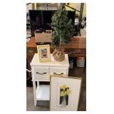 White stand, floral pictures & 26ï¿½ tree
