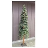 7ï¿½ 4' Decorative Tree