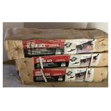3 leveling scissor jacks