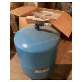 Reverse osmosis system with tank