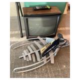 Vintage Magnavox TV & Antenna, 13 1/2x13 1/2x12