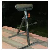 Adjustable roller stand