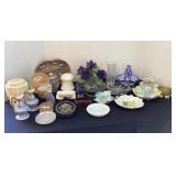 Collectible Dishes & Decor