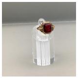 10k gold garnet ring, size 5 1/2