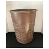 MCM plastic trash can, 13x16 1/2'