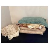 Table runners, placemats, tablecloth & doilies