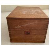 Weis Wood file box, 5 3/4x8 1/2x4 1/4'
