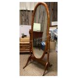 Full Length Mirror, 25x22x60' tall