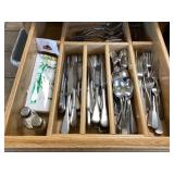 Oneida Deluxe Stainless Silverware & More