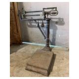 Small, tabletop platform scale