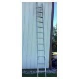 24ï¿½ Aluminum extension ladder