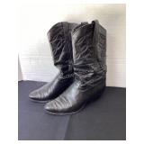 Women's size 5 1/2' leather boots