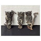 3 cast iron owl hooks