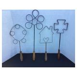 4 decorative rug beaters, 17x23 1/2'