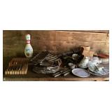 Vintage kitchen items; knives, carving set,