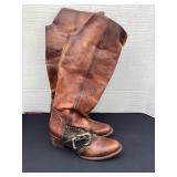 Sabina size 9 leather boots, need cleaning