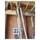 Miscellaneous garden tools
