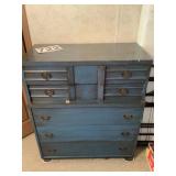Blue dresserH:46.5in 3ft 10.5 in W: 40in 3ft