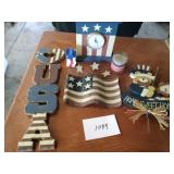 USA decor and salt/pepper