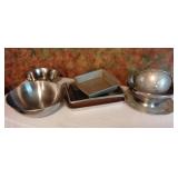 Baking pans and bowls