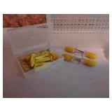 Corn on cob holders and corn plastic plates