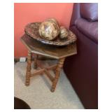 End table with decorative gold balls