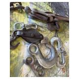 One boomer, pulley and some hooks