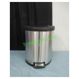 MAINSTAY STEP TRASHCAN