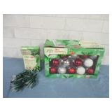 HOLIDAY LIVING CHRISTMAS DECORATIONS