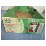 HOLIDAY LIVING PINE GARLAND