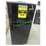 MAGIC CHEF REFRIGERATOR