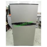 FRIGIDAIRE REFRIGERATOR