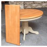 Pedestal Table with 1 Leaf